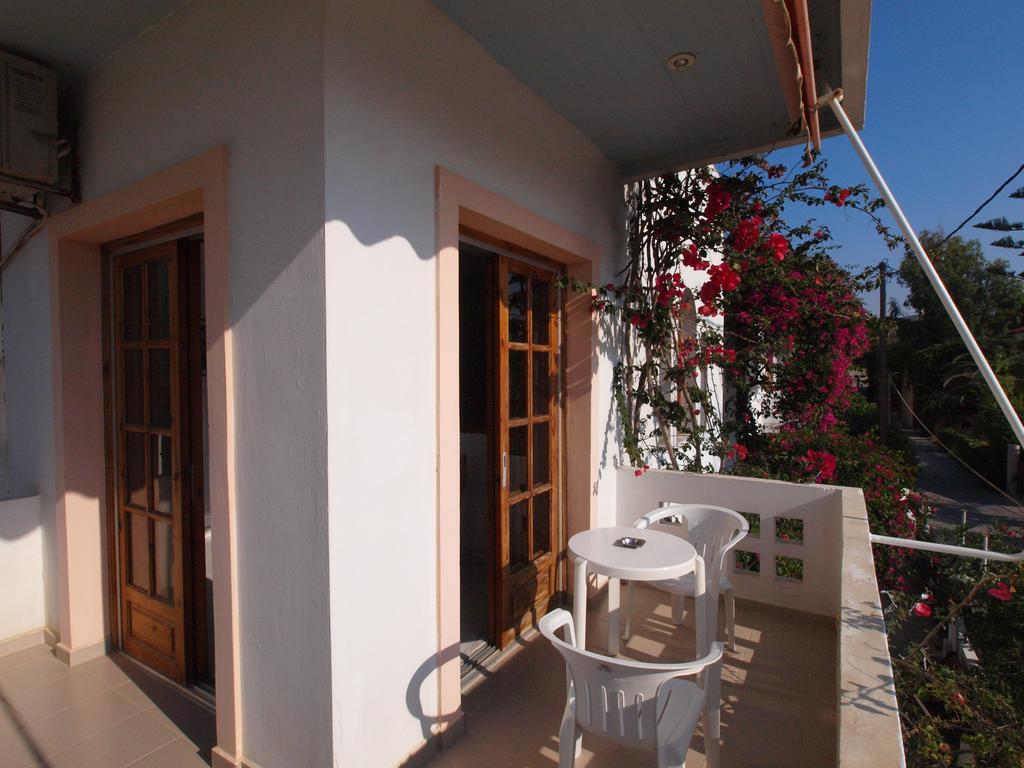 Irini Apartments Platanés Pokoj fotografie