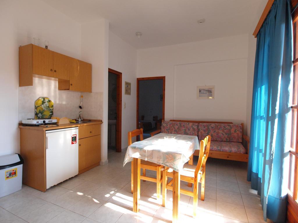 Irini Apartments Platanés Pokoj fotografie